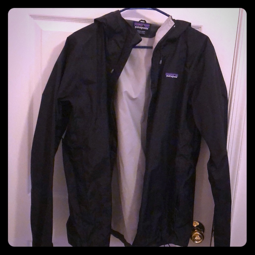 Men’s Medium Patagonia rain jacket
